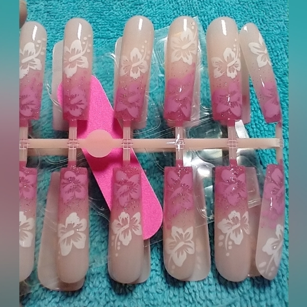 Press on nails pink glitter white flower floral nude nail set